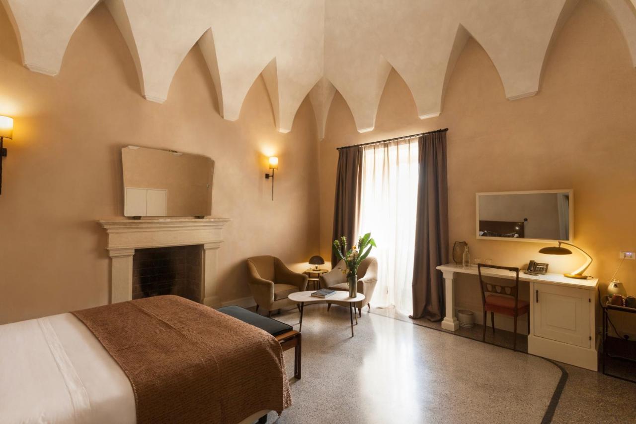 Palazzo Maresgallo Suites & Spa Лечче Экстерьер фото