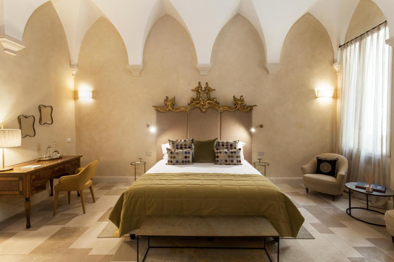 Palazzo Maresgallo Suites & Spa Лечче Экстерьер фото