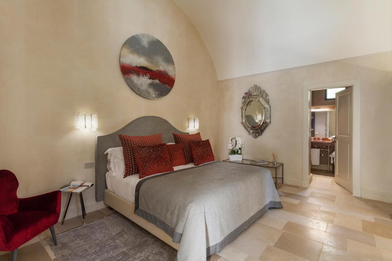 Palazzo Maresgallo Suites & Spa Лечче Экстерьер фото